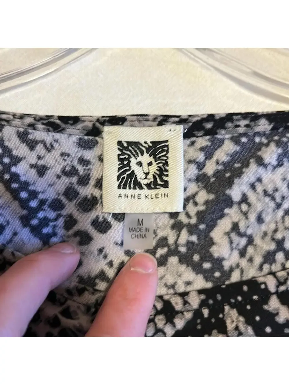 Anne Klein Black Gray Blouse Women's Medium Decorative Side Buttons Career Top